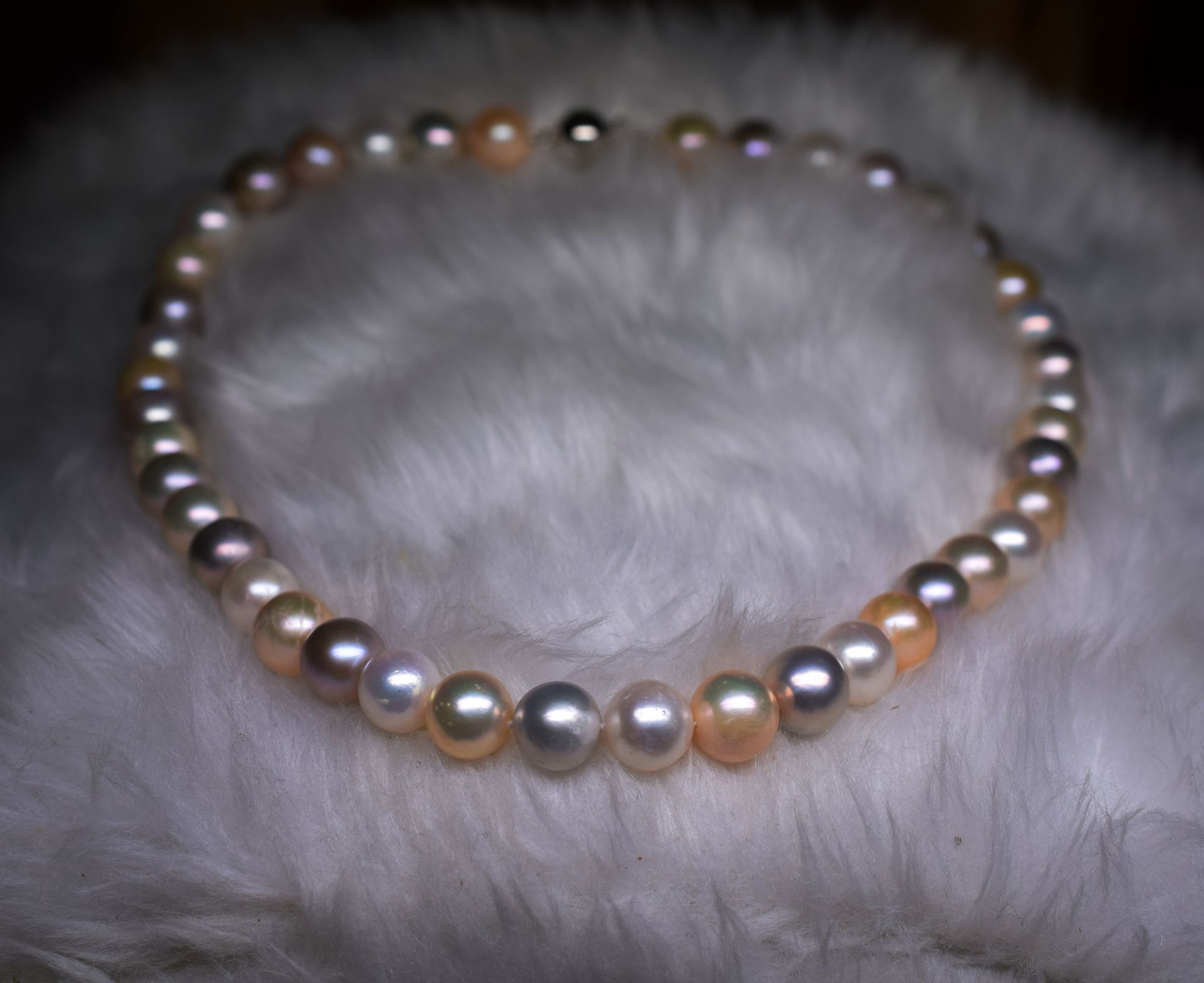 Null Important collier de perles de culture naturelles (D: 9,5 - 10 mm) aux coul&hellip;