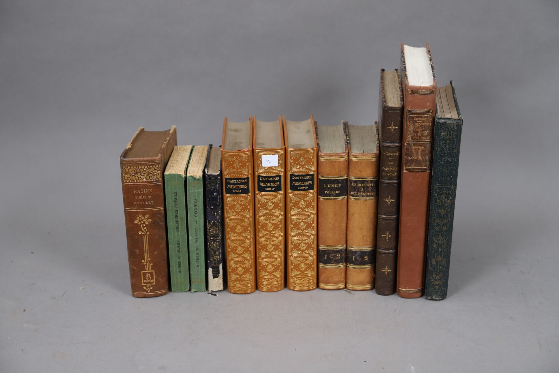 Null LOT de 12 volumes 

d’Artagnan, l’Etoile Polaire, Racine etc…

Reliés et br&hellip;