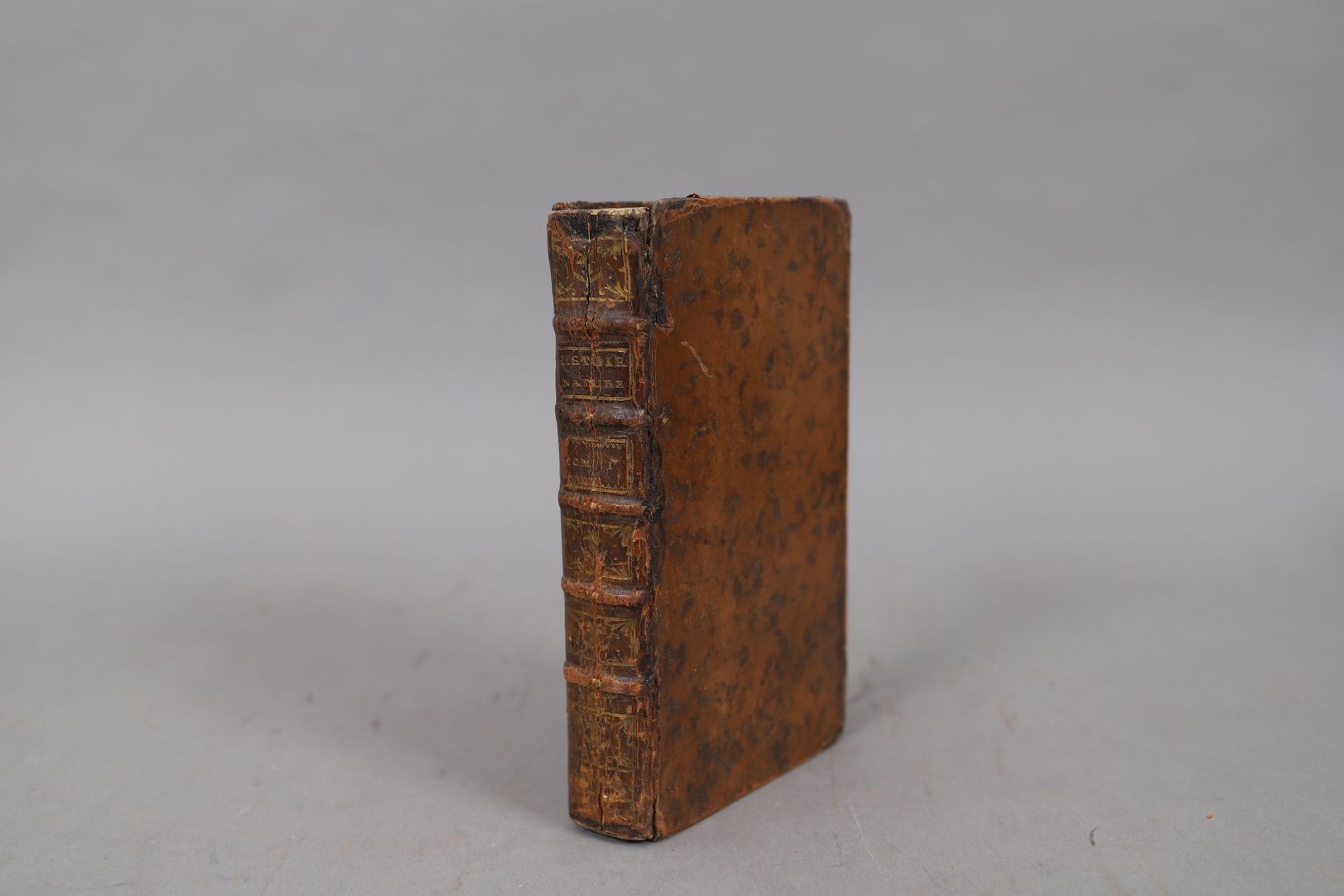 Null BUFFON – Histoire Naturelle 

Tome premier seul. 

1769

Reliure pleine bas&hellip;