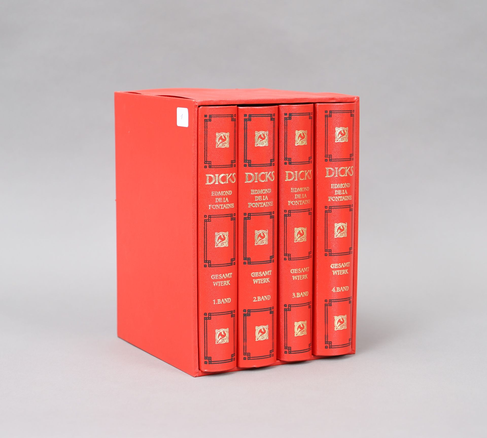 Null 迪克斯-埃德蒙-德拉方丹 

4册现代书，装在滑套中。