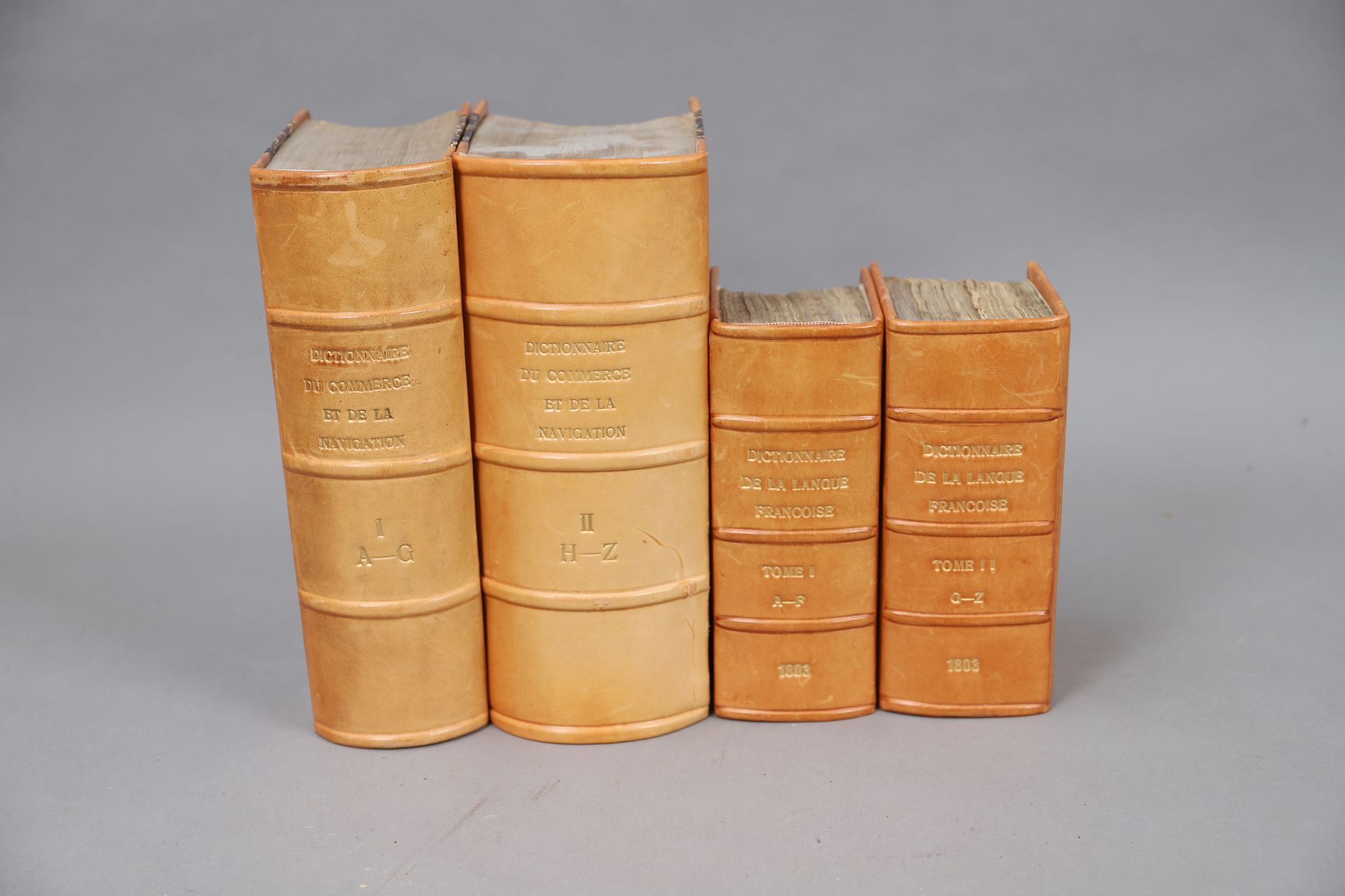 Null 贸易和导航词典》。

和《法语词典》（1803）。

4卷现代装订本。