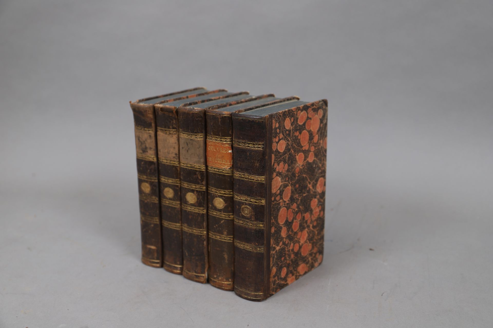 Null OBRAS de DELILLE

Bruselas 1817

5 volúmenes encuadernados.