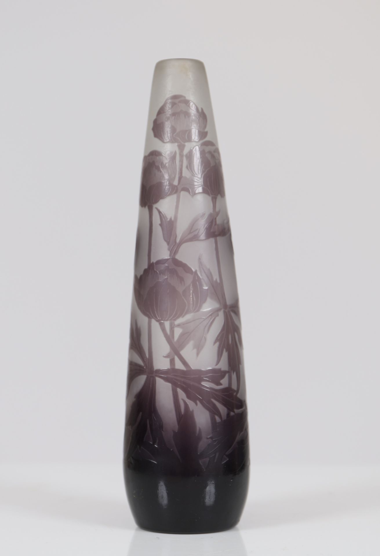 Null Vase d'Argental - Paul Nicolas (1875-1952)

Vase de forme ovoïde dégagé à l&hellip;