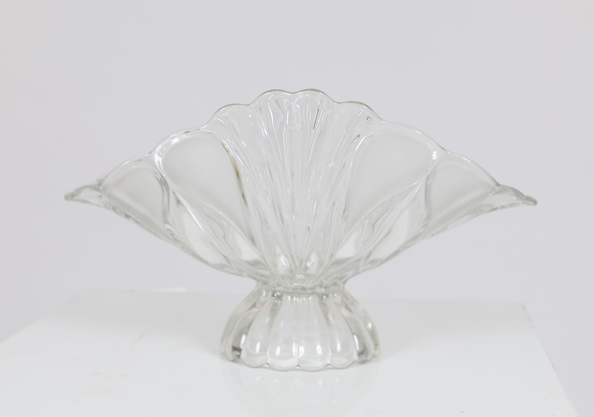 Null Coupe en verre

Epoque XXème siècle

Dimensions: H: 20; L: 33 cm