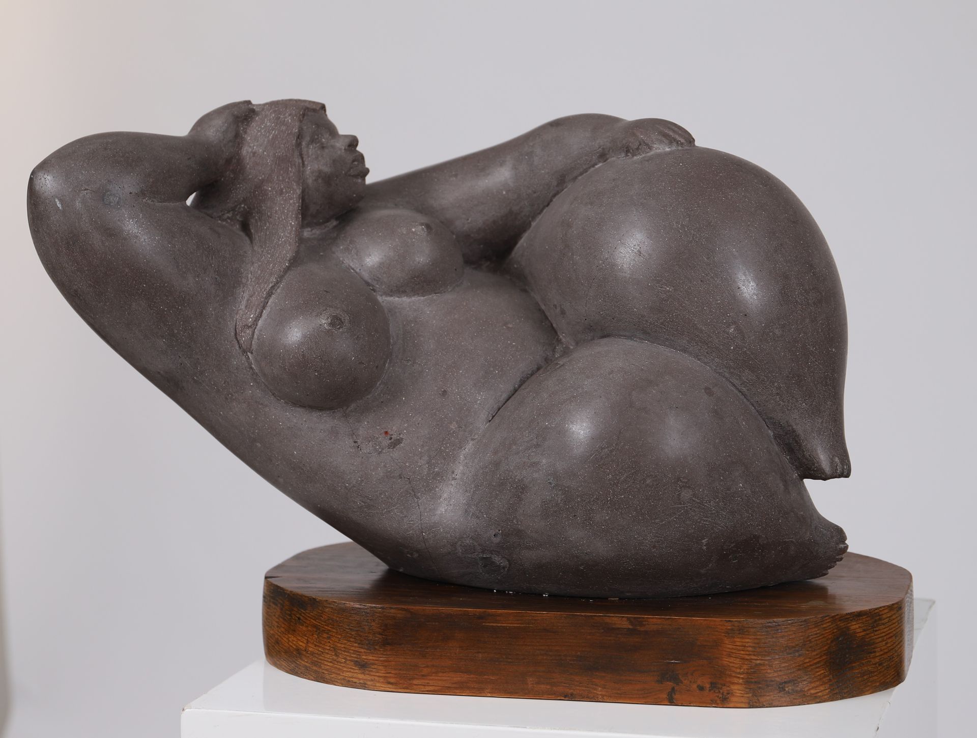 Null Sculpture style Botero

Sculpture à figure Féminine Boteroesque en pierre m&hellip;
