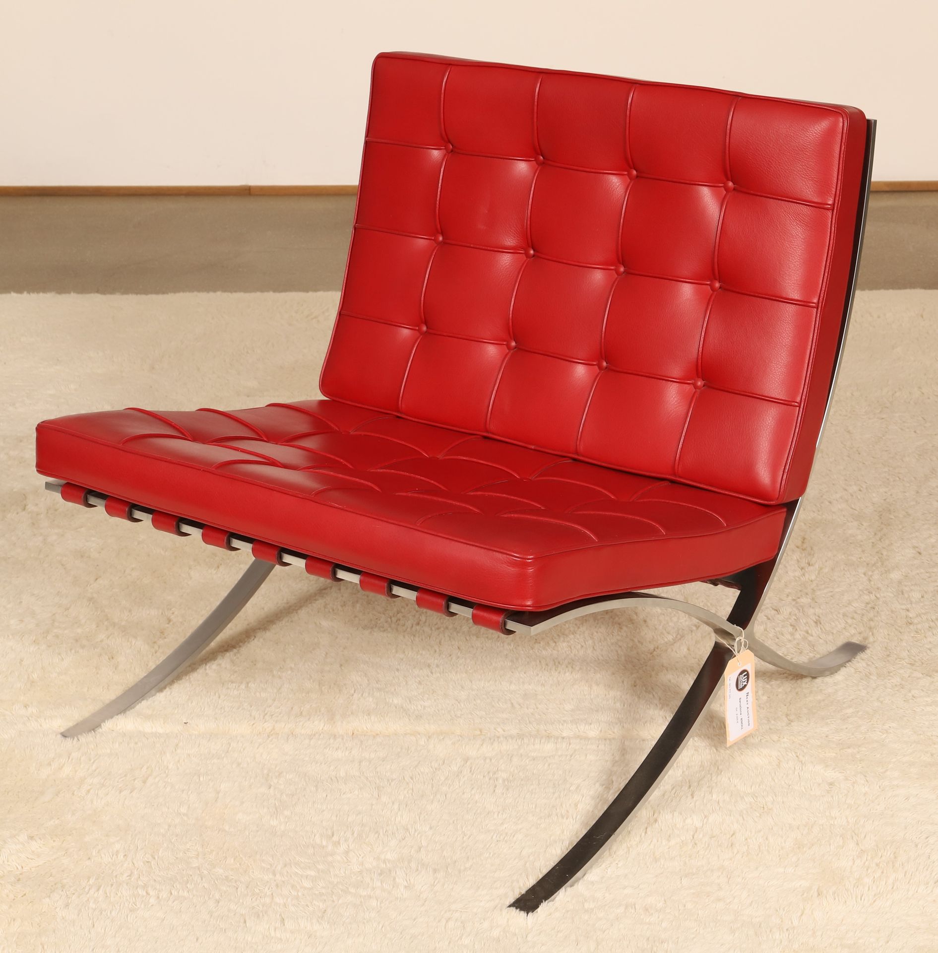 Null 路德维希-密斯-凡-德-罗设计的特殊的 "BARCELONA "扶手椅 - Knoll出版社

德国设计师和建筑师。

缎面镀铬金属框架，"X "形腿&hellip;