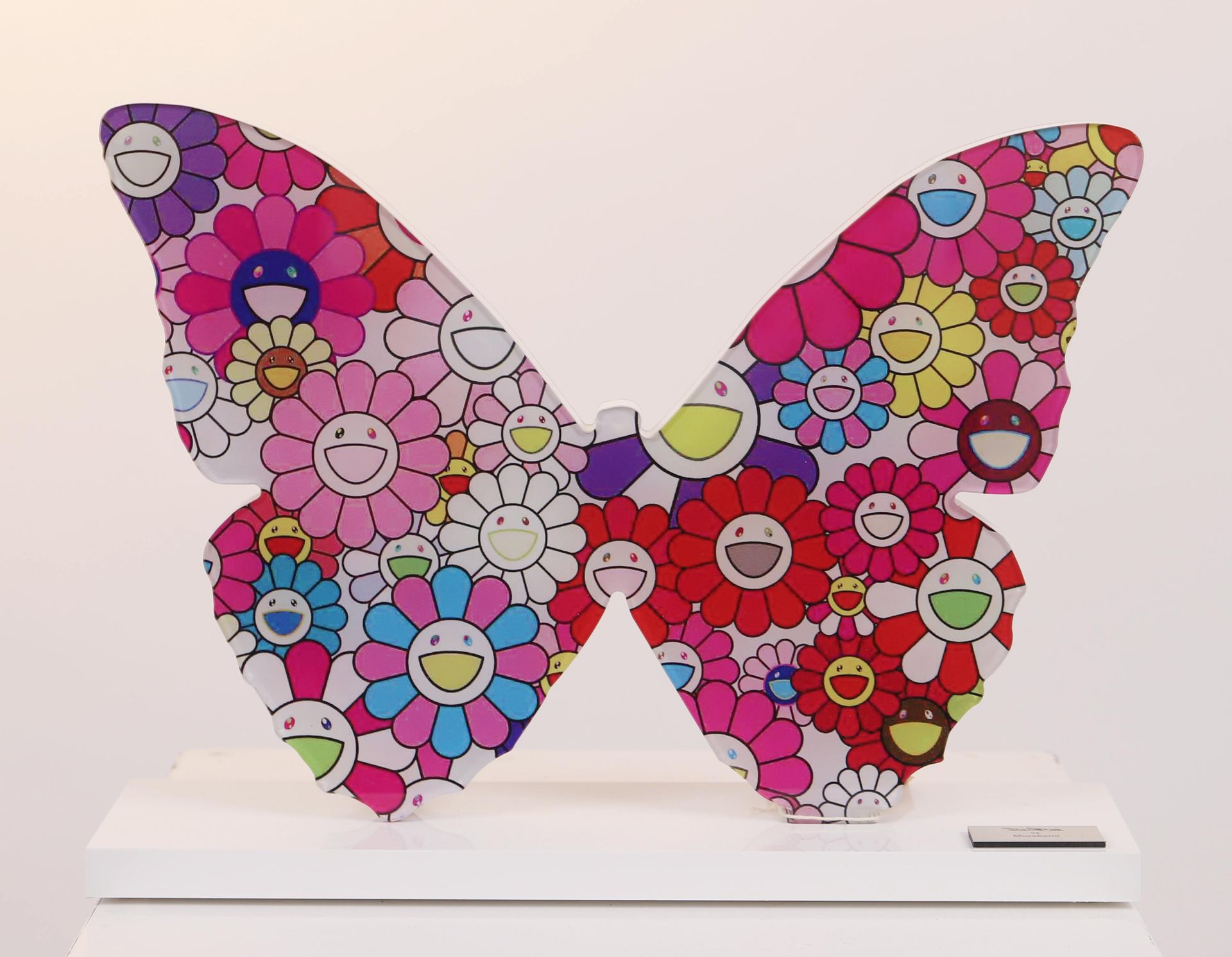 Null 脑罗伊（生于1980年）

蝴蝶VS村上的雕塑

在树脂中。

尺寸：高：28；宽：40厘米