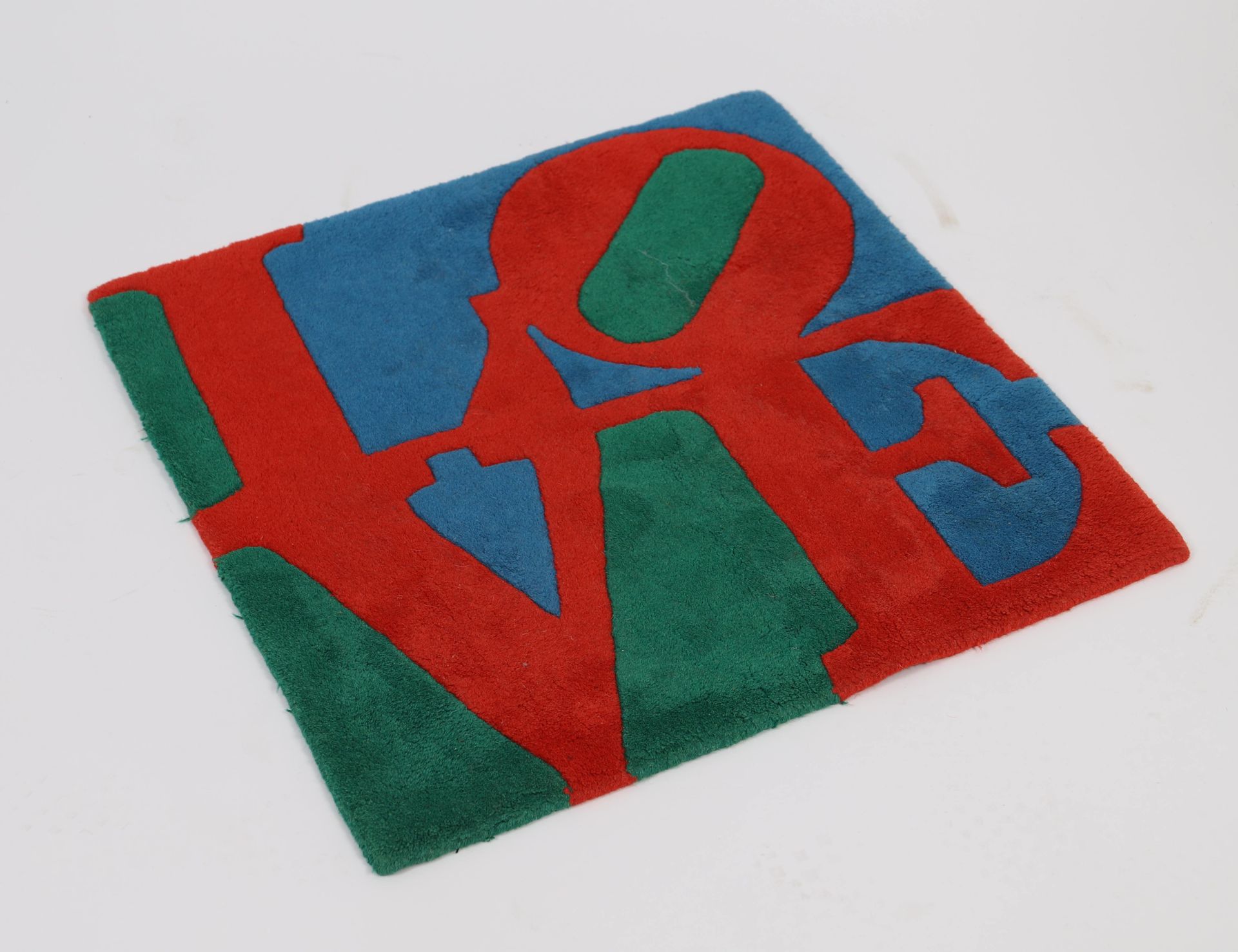 Null After Robert Indiana - "Love" carpet 1964

Numbered 588/10000

Edition 2007&hellip;
