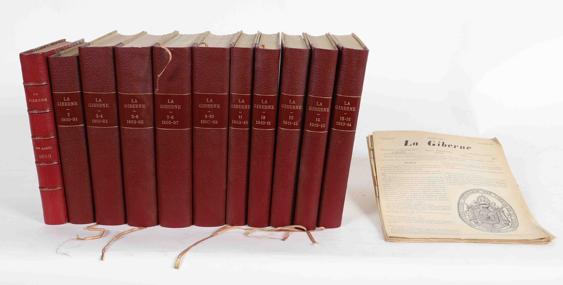 Null "La Giberne" Louis FALLOU

原本完整的合订本，包括1899至1914年的11卷，以及1921至1925年的散页。