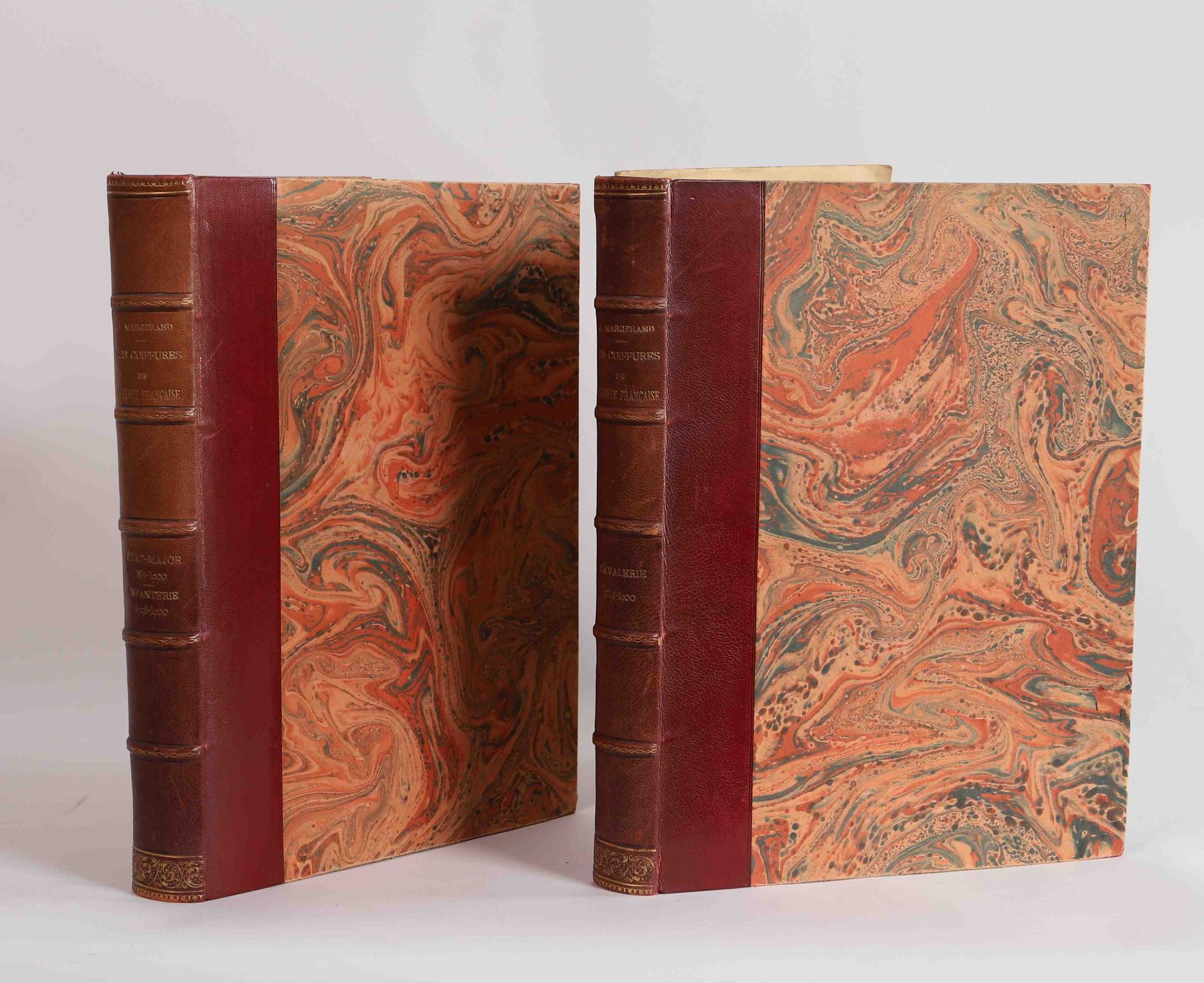 Null "1791-1900年法国军队的发型》 J. MARGERAND

两册皮制书。骑兵1791-1900，参谋1815-1900，步兵1791-1900&hellip;