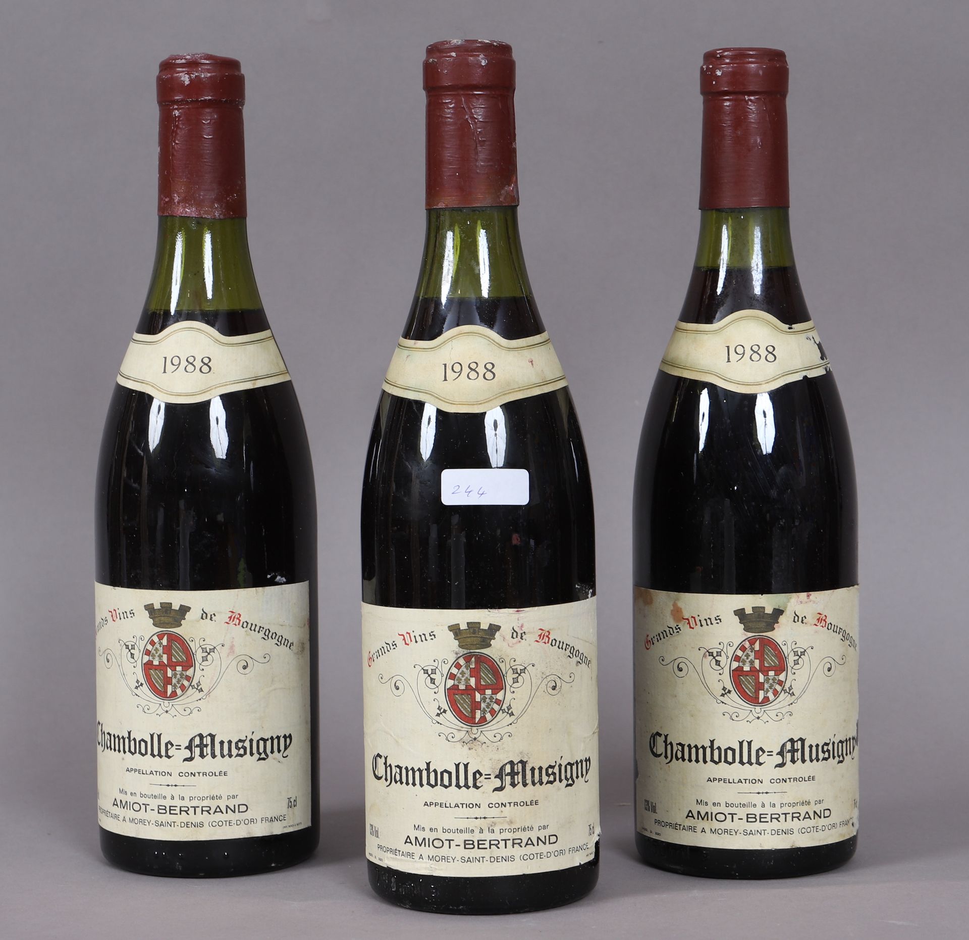 Null Chambolle Musigny (x3) 
Amiot Bertrand 
1988 
0,75L