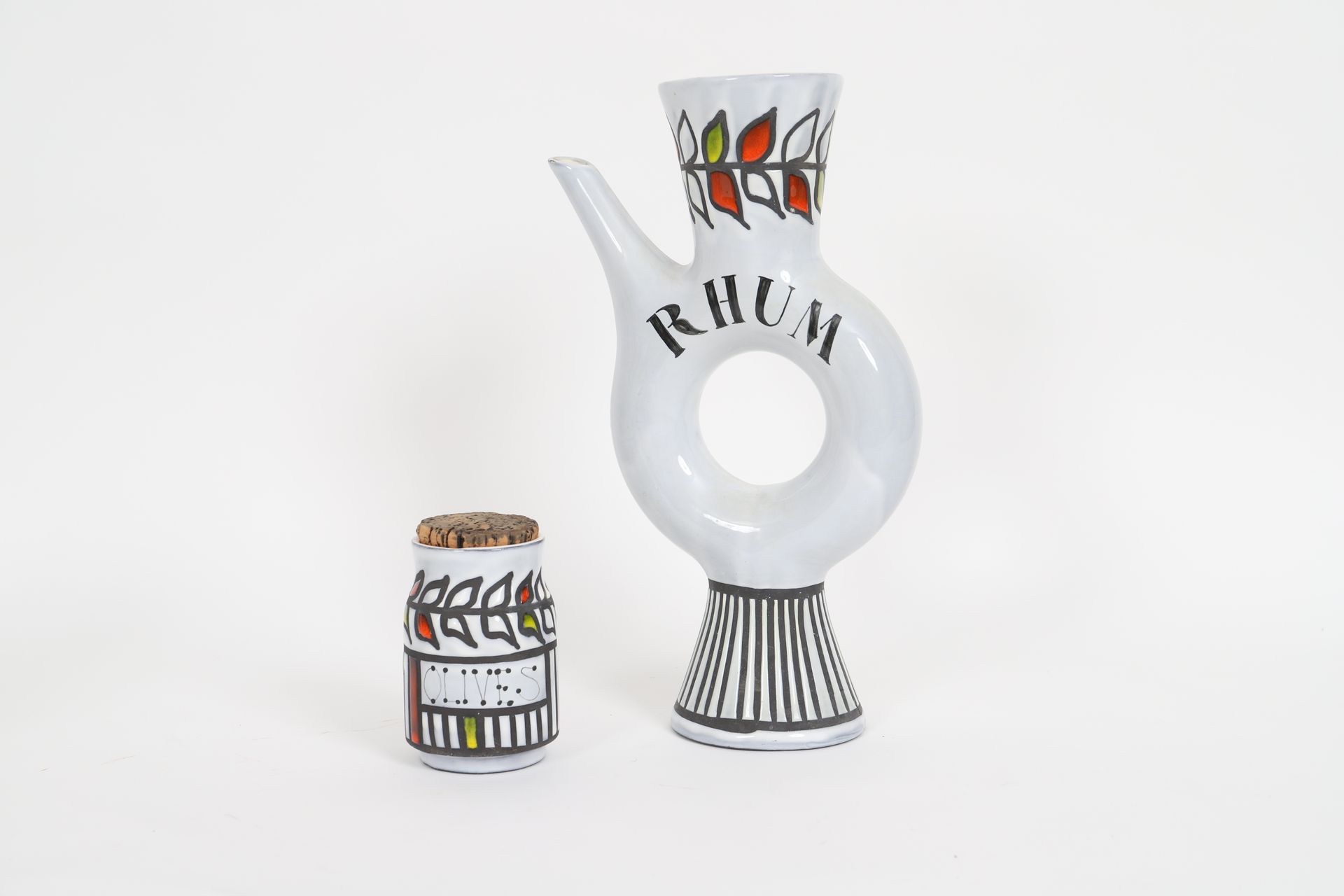 Null Roger Capron (1922-2006) - Vallauris 
Set composed of a rum pourer and an o&hellip;