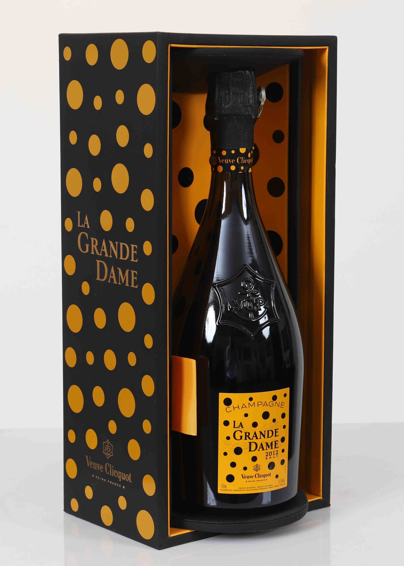 Null 凯歌香槟和草间弥生（生于1929年） 
La grande dame "版 
2012年份 
与艺术家Yayoi Kusama合作，为香槟酒厂的名贵酒&hellip;