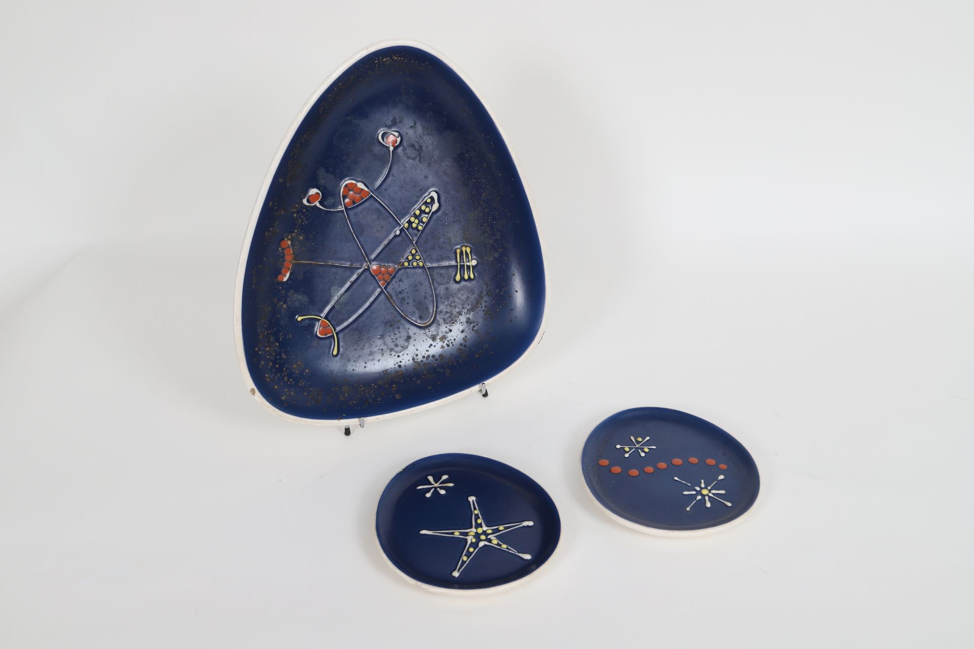 Null André BAUD (1903-1986) - Vallauris 
Set of 3 pieces in ceramics with night &hellip;