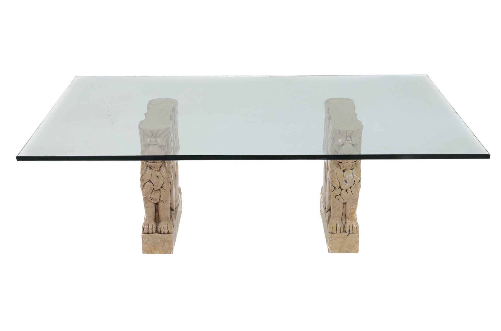 Null Table basse aux lions
Composée d'un plateau de verre soutenu par un double &hellip;