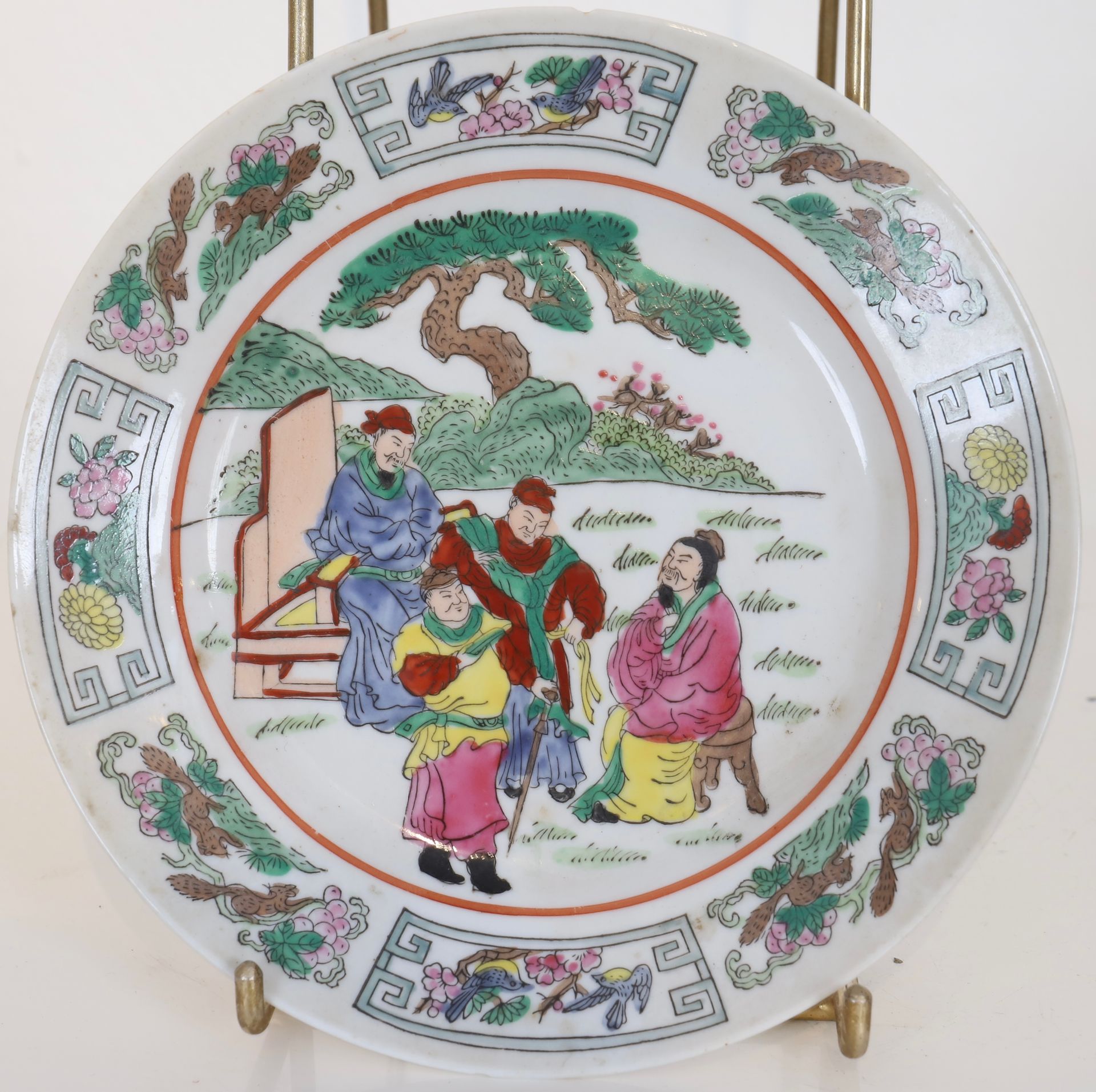Null Plate - China
In polychrome porcelain with figures.
Stamped under the base.&hellip;