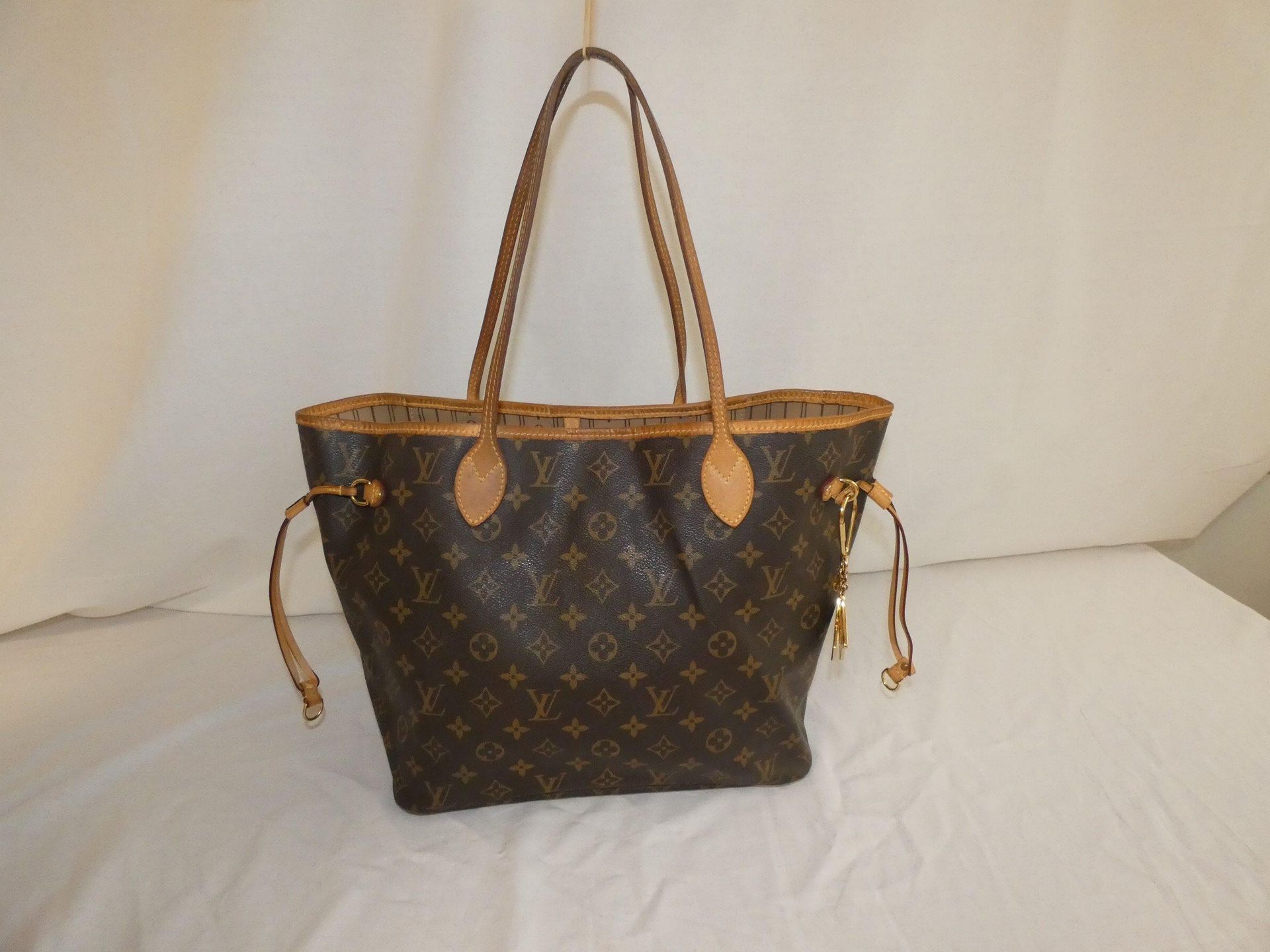 Null 
	Louis VUITTON année 2013

 Sac 'Neverfull' MM en toile Monogram et cuir n&hellip;