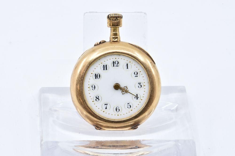 Null 
Reloj de cuello, esfera esmaltada blanca con números arábigos.

Sello de c&hellip;