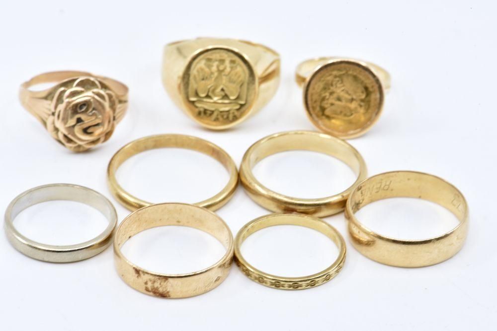 Null 
 Rings and debris.

Eagle hallmark.

18K yellow gold, 750/°°°

Weight: 31.&hellip;