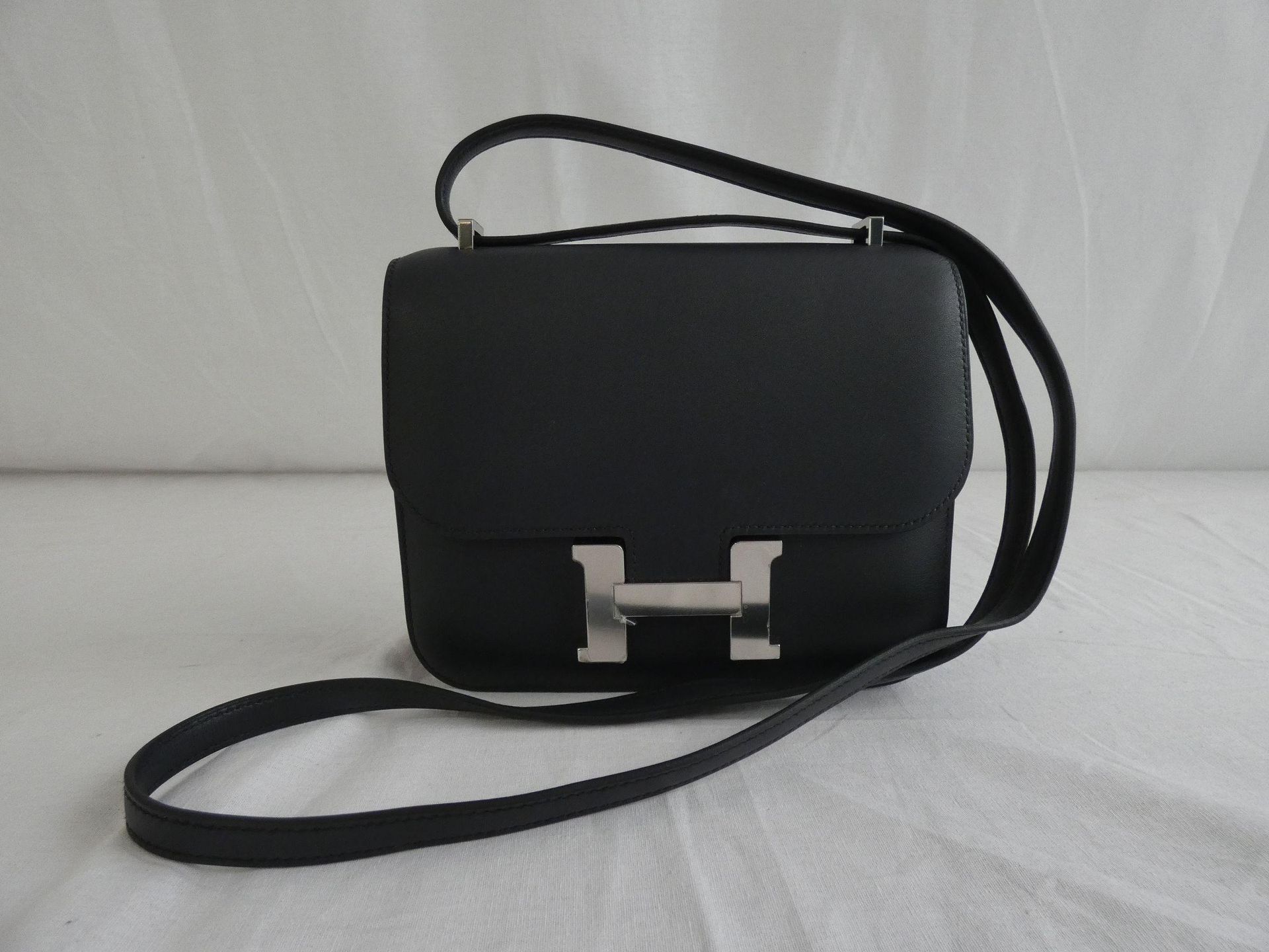 Null 
	HERMES Paris made in France año 2018 - Pedido especial

Bolso 'Constance &hellip;