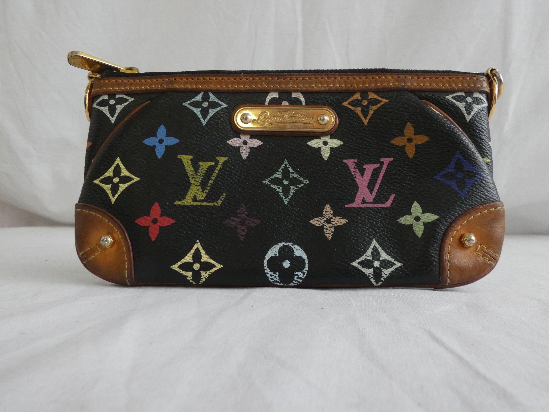 Null 
Louis VUITTON by Marc Jacobs - Edition Takashi Murakami year 2011

Multico&hellip;