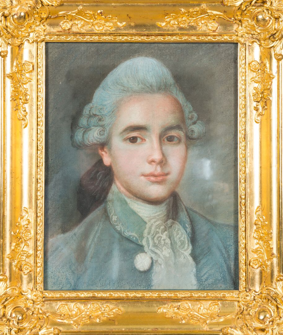 Null Ecole du XIXème siècle. "Portrait de jeune homme en habit", pastel sur papi&hellip;