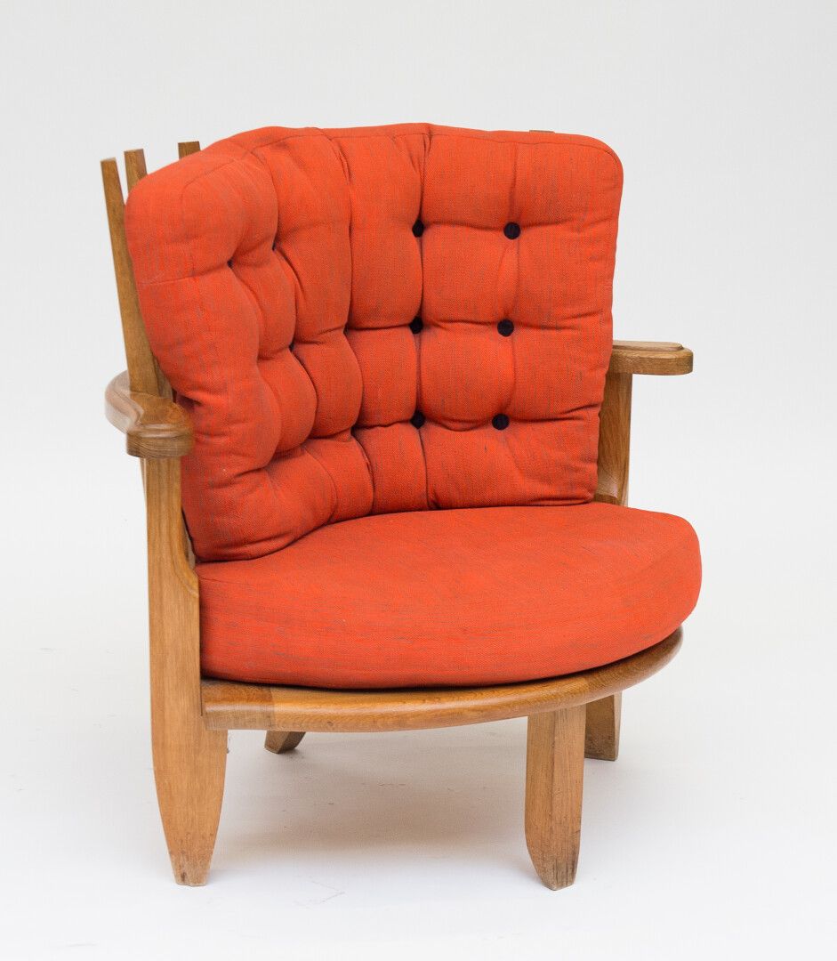 Null 你的房子 - 罗伯特-吉列尔梅（1913-1990）和雅克-尚布隆（1914-2001）。

浅橡木炉边椅，圆形座椅，橙红色布套（高：79.5厘米，宽&hellip;