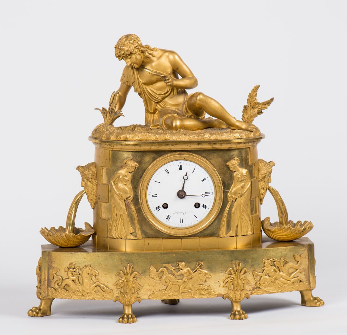 Null Chased and gilt bronze clock decorated with Narcissus reflecting in a sprin&hellip;