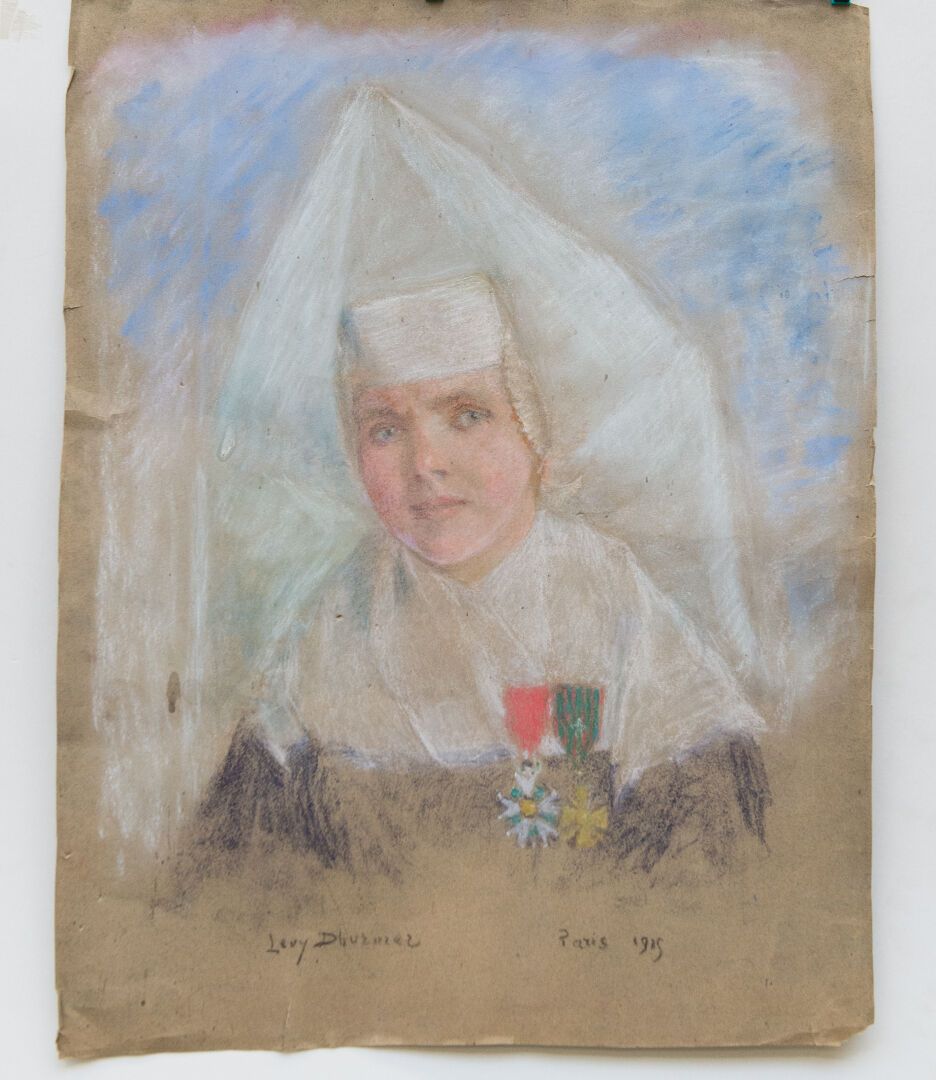 Null Lucien LEVY-DHURMER (1865-1953). "Portrait de religieuse portant la Légion &hellip;