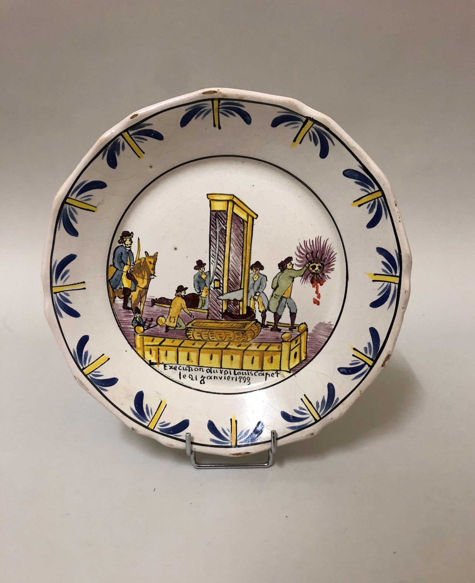 Null NEVERS, Plate with contoured edges, with polychrome revolutionary decoratio&hellip;