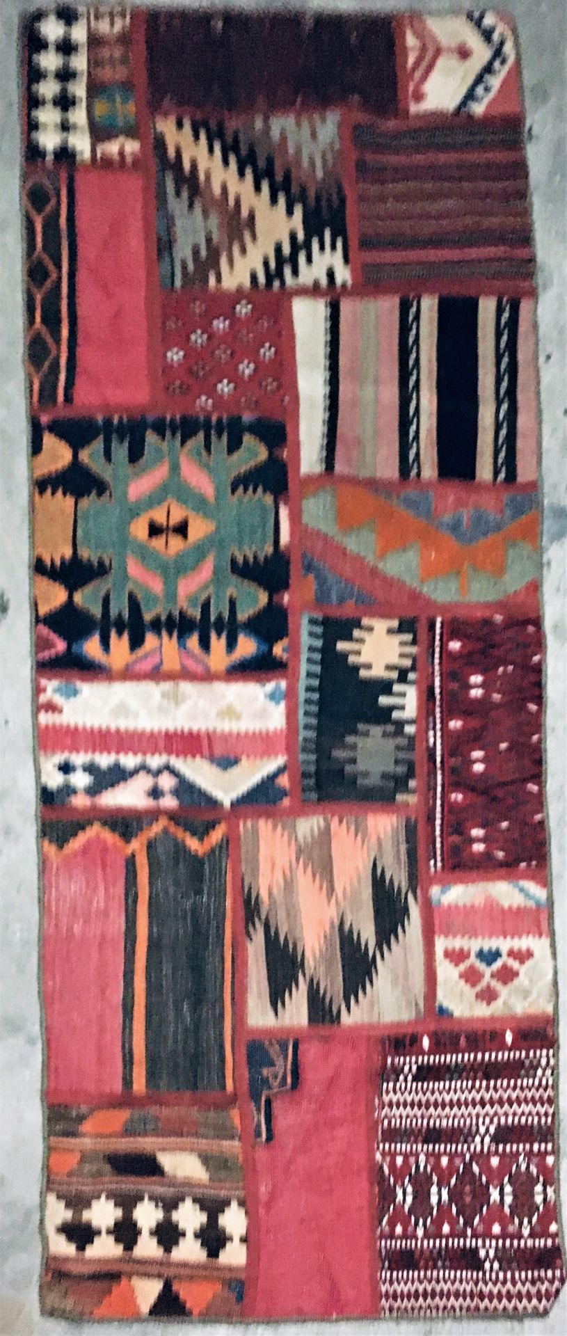 Null 基里姆拼布（波斯）双面，现代作品，棉质的纬线和经线，羊毛中的天鹅绒，作品是由旧的和抛光的地毯碎片实现的。尺寸：2.00 X 0.78米