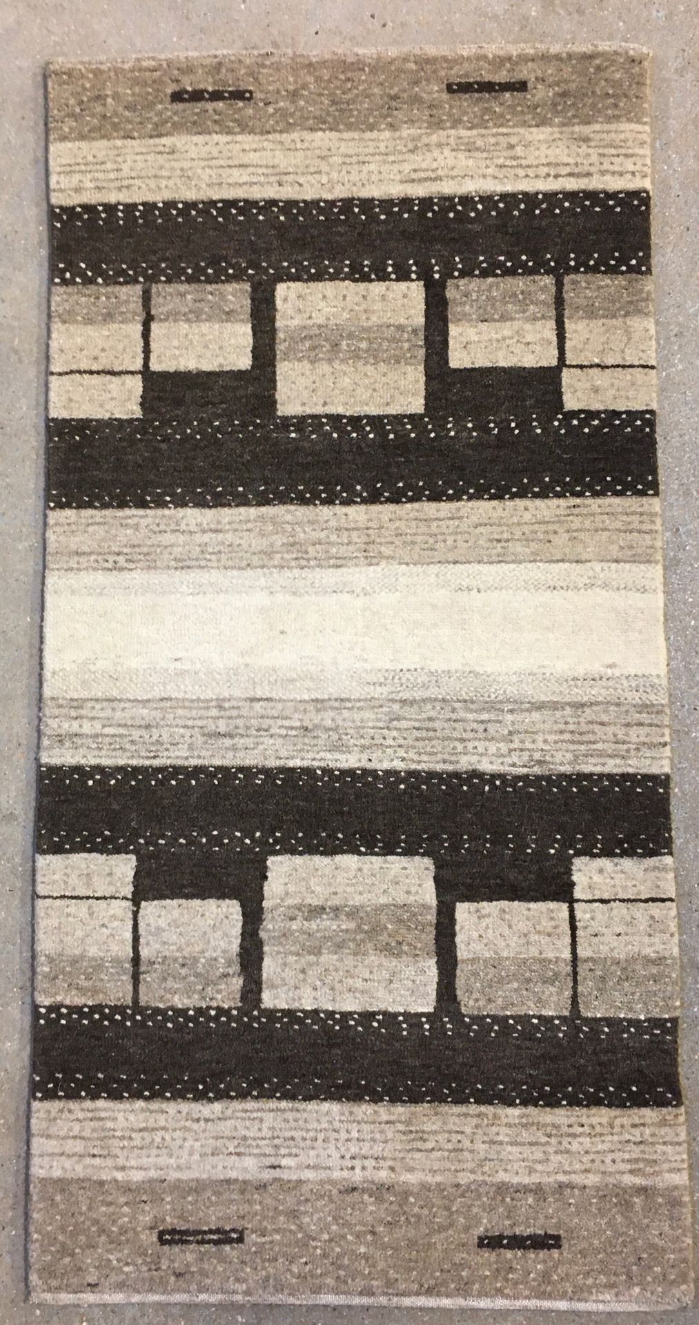 Null Gabbeh地毯（印度）棉质纬线和经线，羊毛丝绒，现代作品，几何装饰。尺寸：1.38 X 0.69米