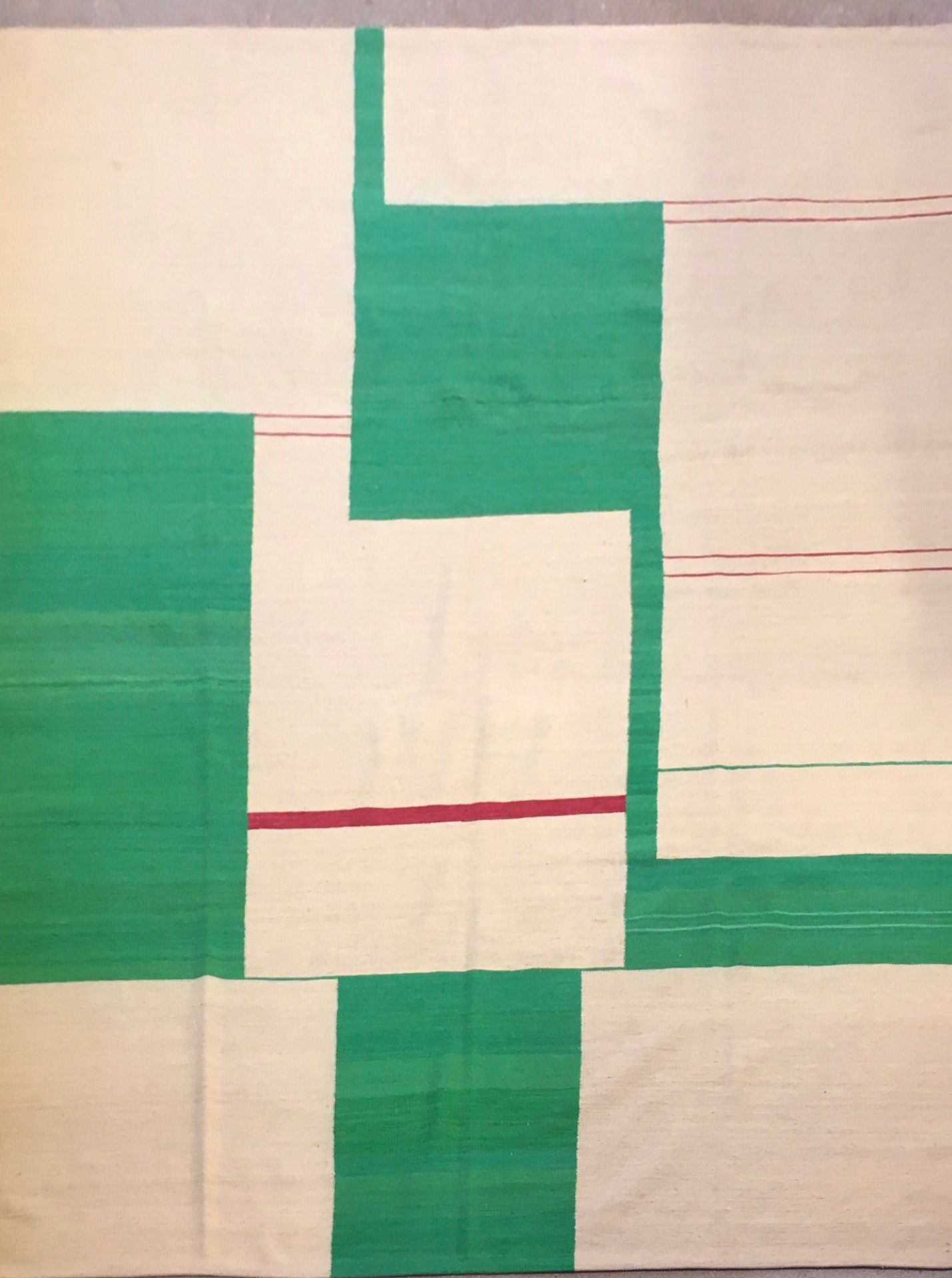 Null 现代当代基里姆，双面，纬线和经线，羊毛丝绒，象牙白背景，20世纪末。尺寸：2.92 X 2.10米