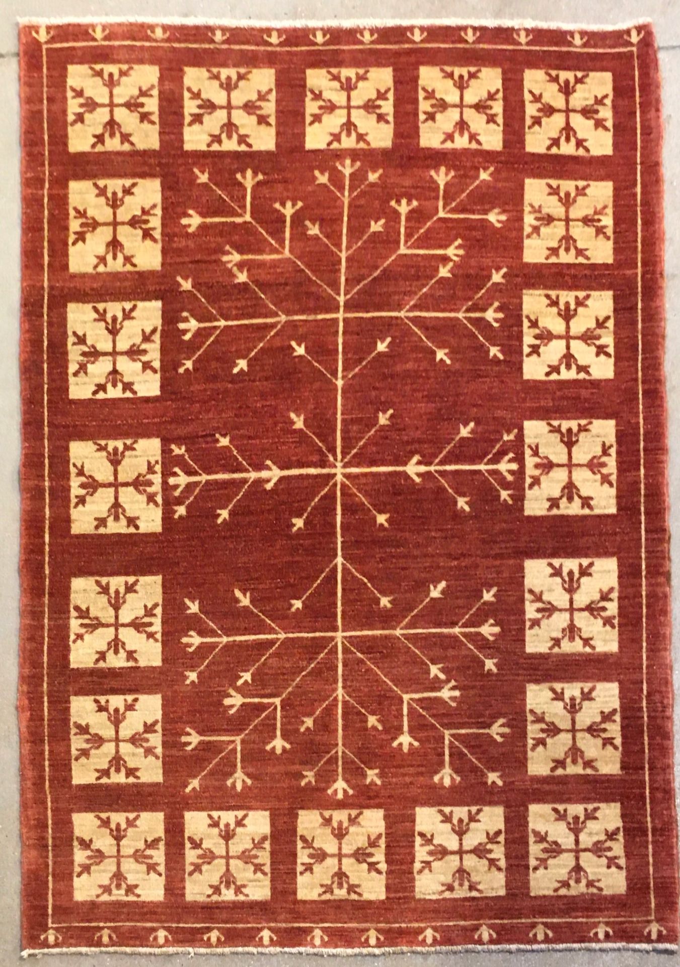 Null Shobi地毯，纬线和经线为棉，羊毛绒，橙色砖背景，图案为玉米穗，装饰有希腊十字架。尺寸：1.95 X 1.51米