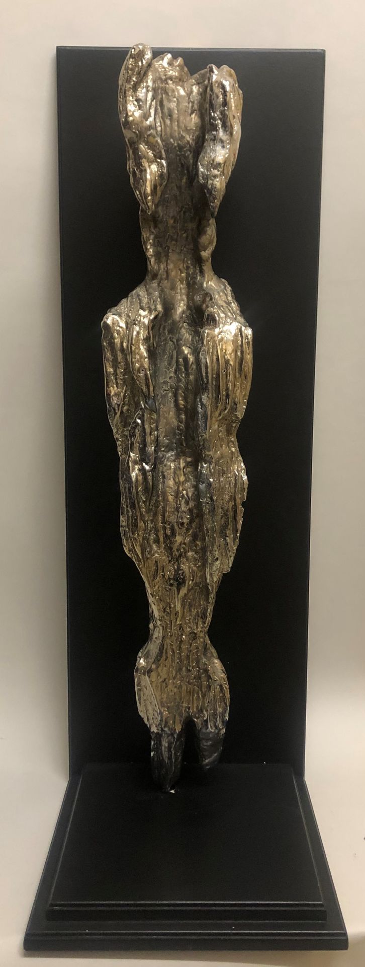 Null 帕斯卡尔-莫拉比托（生于1945年），雕塑《祖先永恒》-2007年-青铜镀铬-90厘米-11克拉-。

有了它的证书。