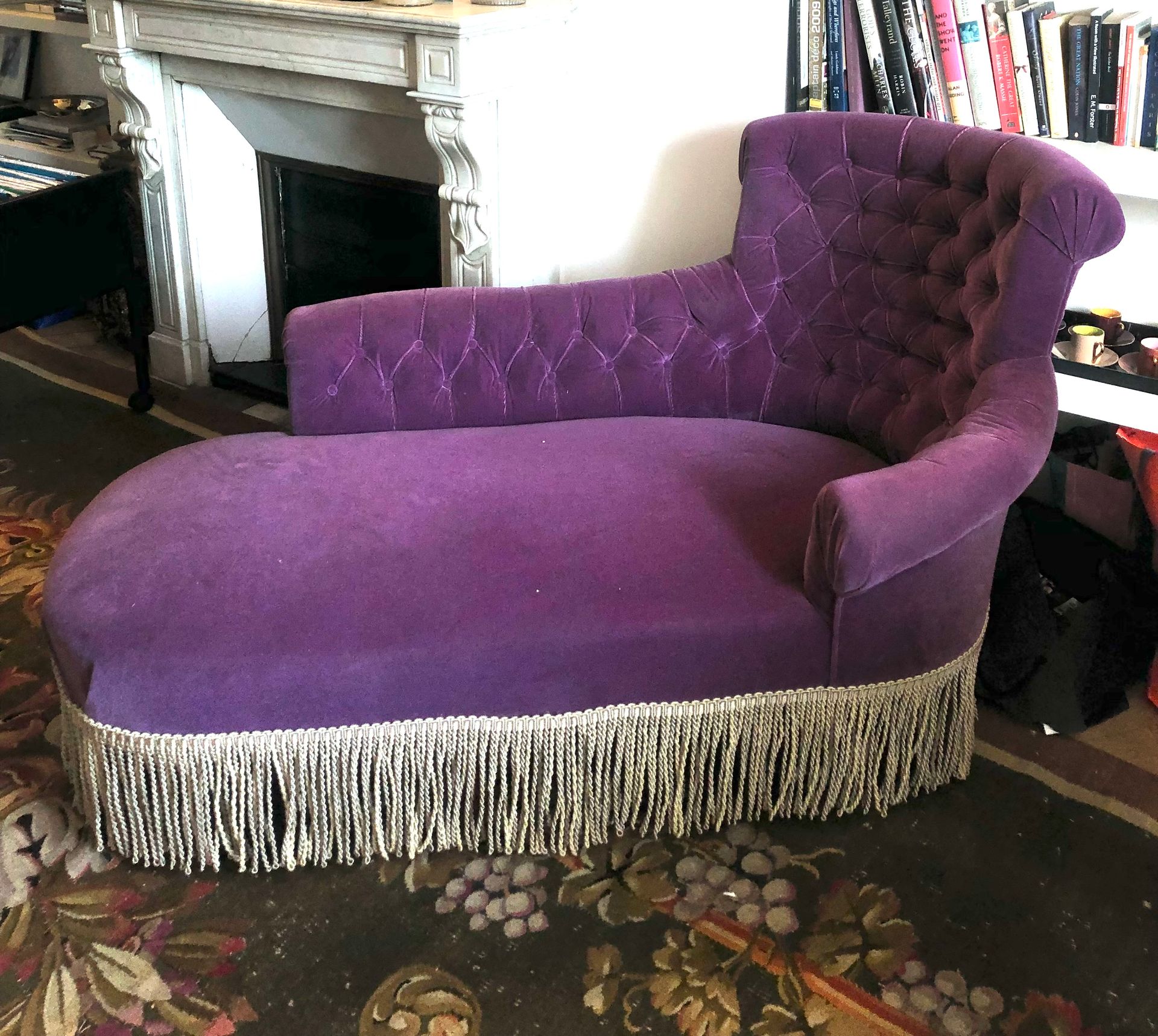 Null MERIDIAN with upholstered backrest; cardinal purple velvet upholstery. Napo&hellip;