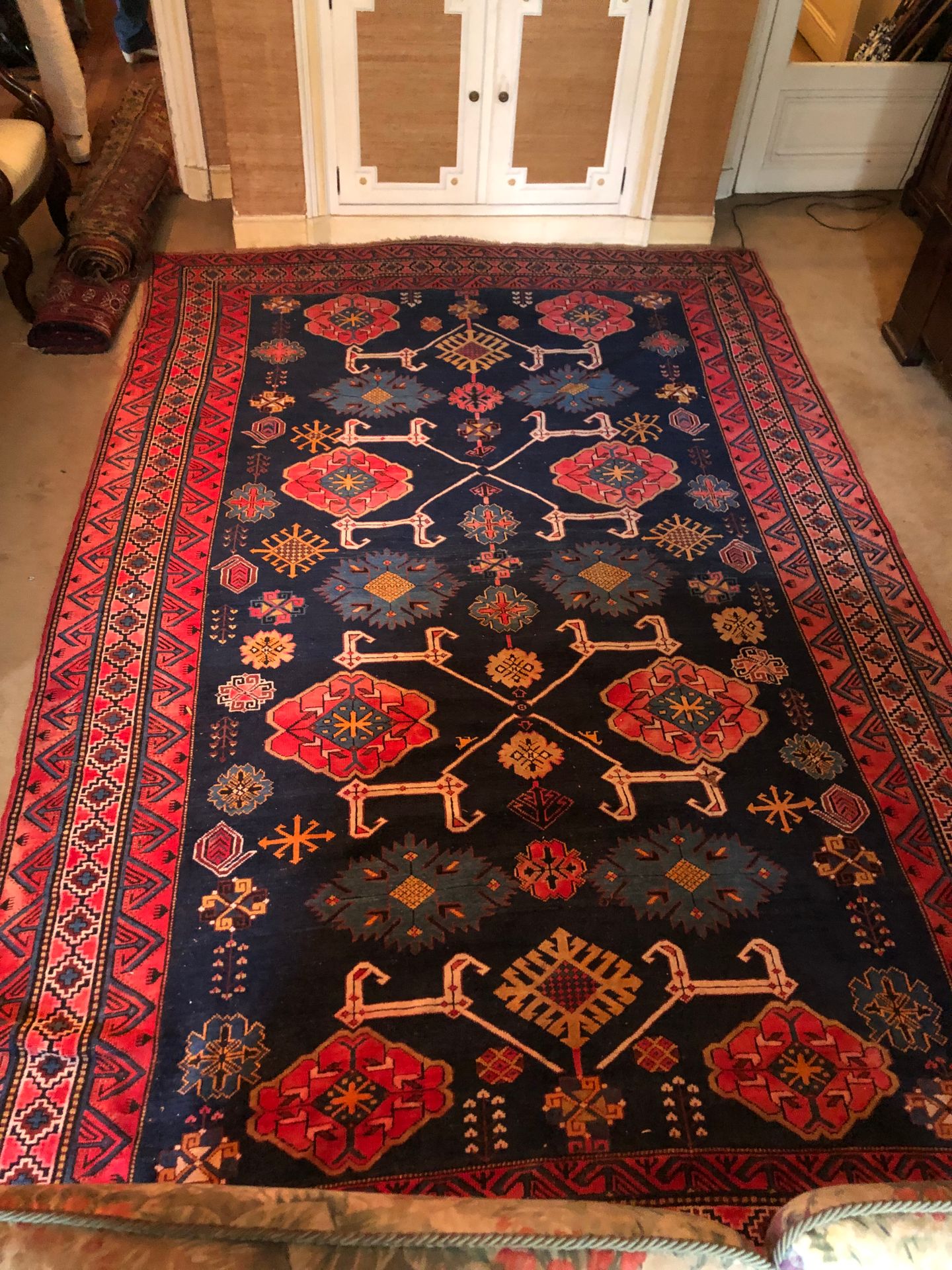 Null CAUCASUS, 20th century. Carpet decorated with 8 medallions on a night blue &hellip;