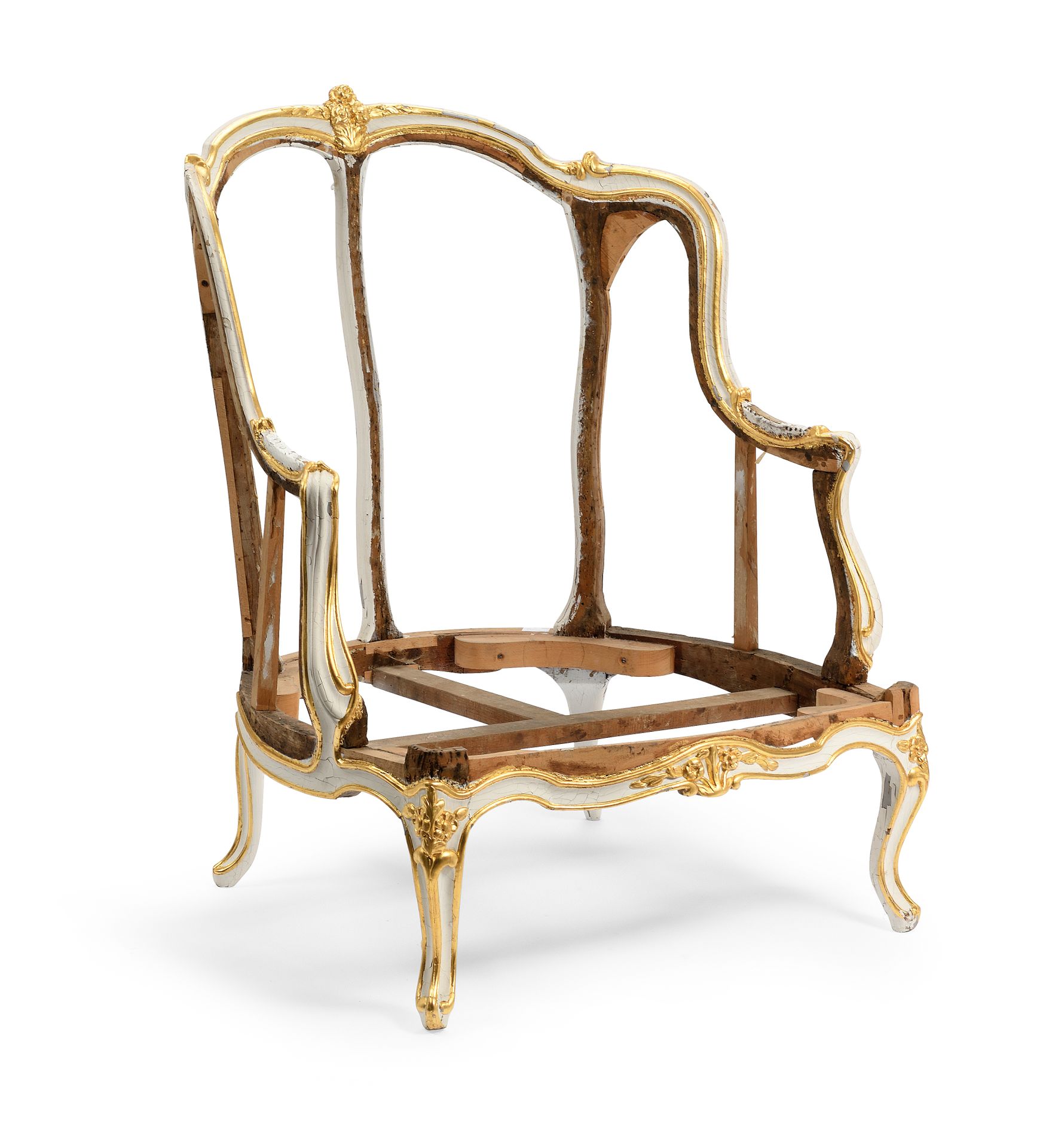 Null Parte di una duchessa in legno intagliato con ridipinture in bianco e oro, &hellip;