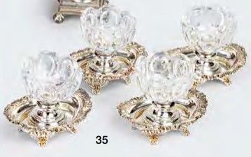 Null Set di quattro salverini in argento a forma di navetta decorati con un freg&hellip;