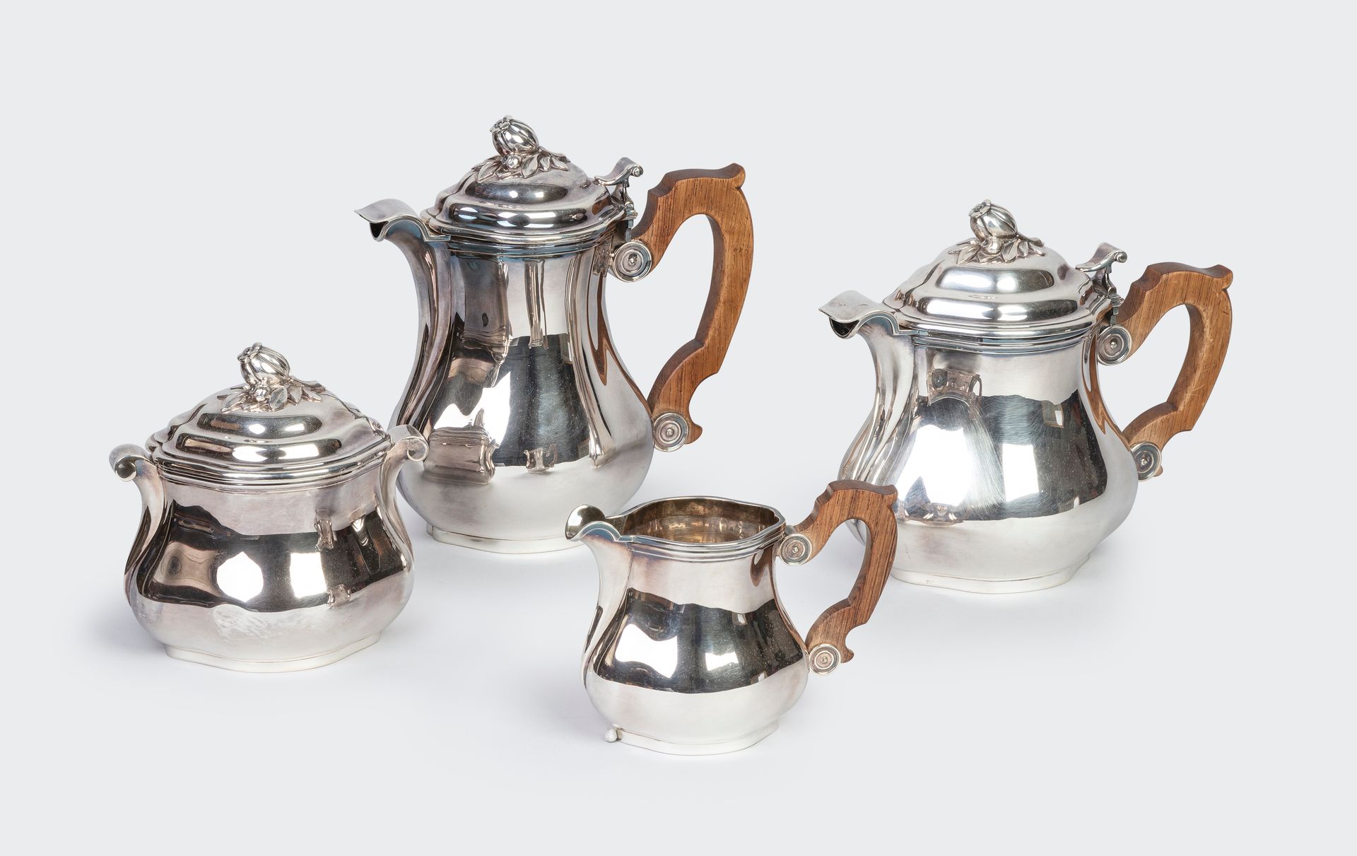 Null Four-piece silver tea and coffee set of poly-lobed shape, rosebud handles c&hellip;