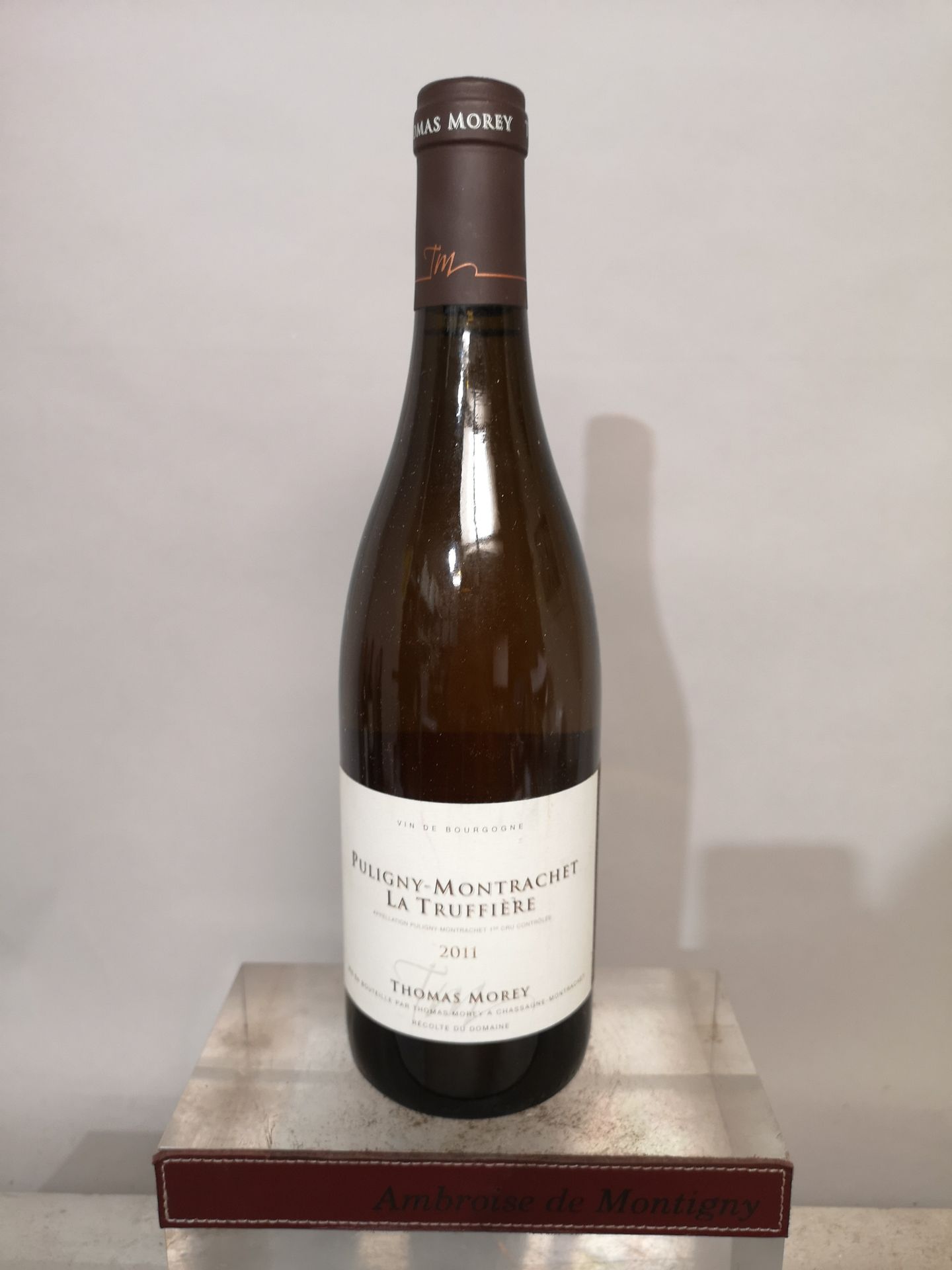 Null 1瓶PULIGNY MONTRACHET 1er cru La Truffière - Thomas MOREY 2011 略有标记的标签。