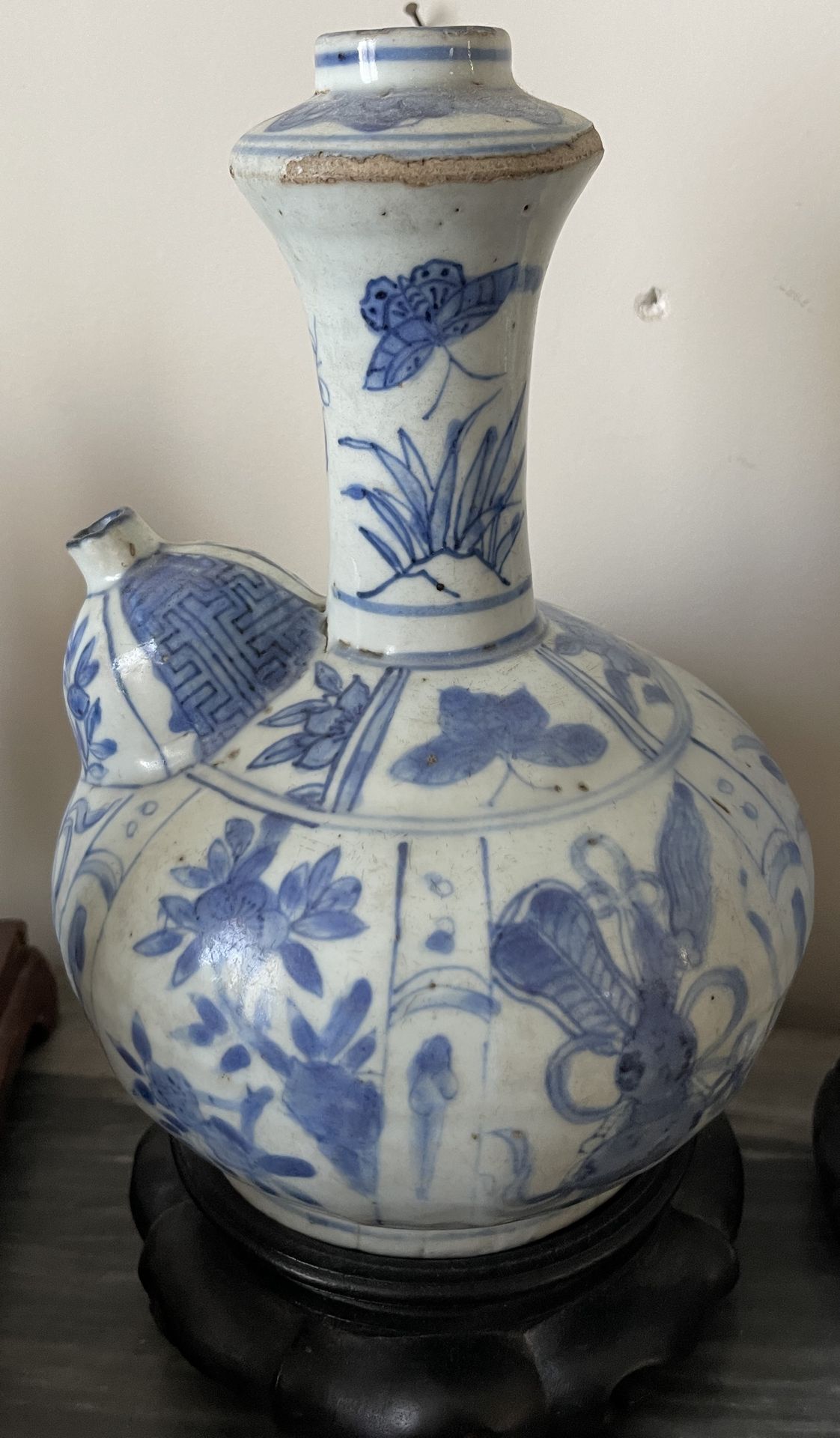 Null Chine XVIIe, époque Wanli (1573-1620)
Kendi en porcelain émaillée en bleu s&hellip;