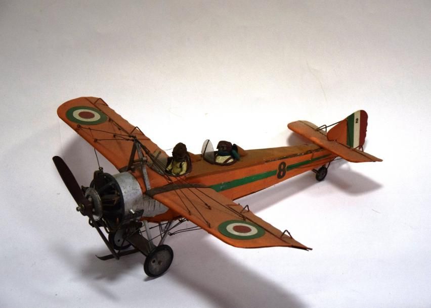 Null Maquette d’avion militaire italien en métal, avec pilote et co-pilote. 50 x&hellip;