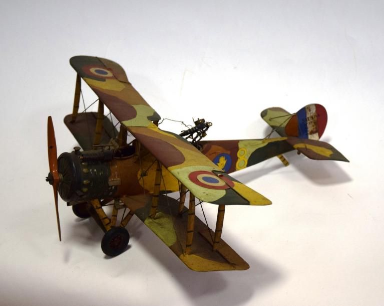 Null Maquette d’avion militaire français en peinture de camouflage, métal peint,&hellip;