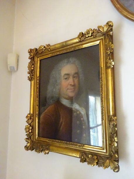 Null Ecole FRANCAISE du début XVIII ème, Portrait de gentilhomme à la veste hava&hellip;