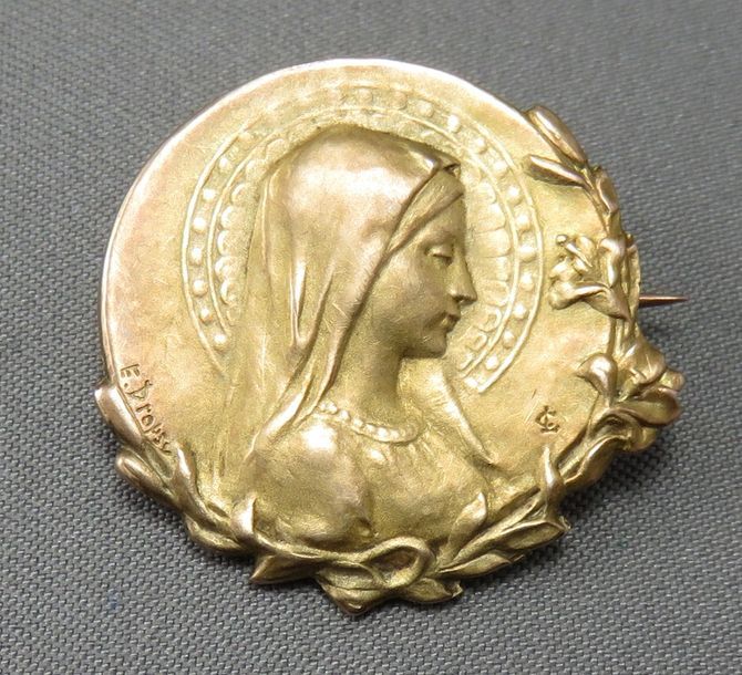 Null E. DROPSY. Broche Médaille Vierge en or à 750°/00, Vierge en buste profil d&hellip;