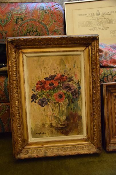 Null ANGLADA (XX ème), Bouquet de fleurs, huile sur toile signée.