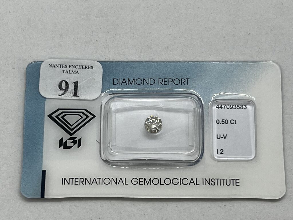 Null Runder Diamant auf Papier im modernen Schliff von 0,50 Karat, U-V, I2.

Unt&hellip;