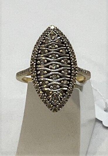Null Anello in oro bicolore a forma di mandorla con diamanti rotondi e brillanti&hellip;