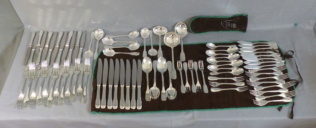 Null CHRISTOFLE

Silver-plated metal household set, CLUNY model including : 12 s&hellip;